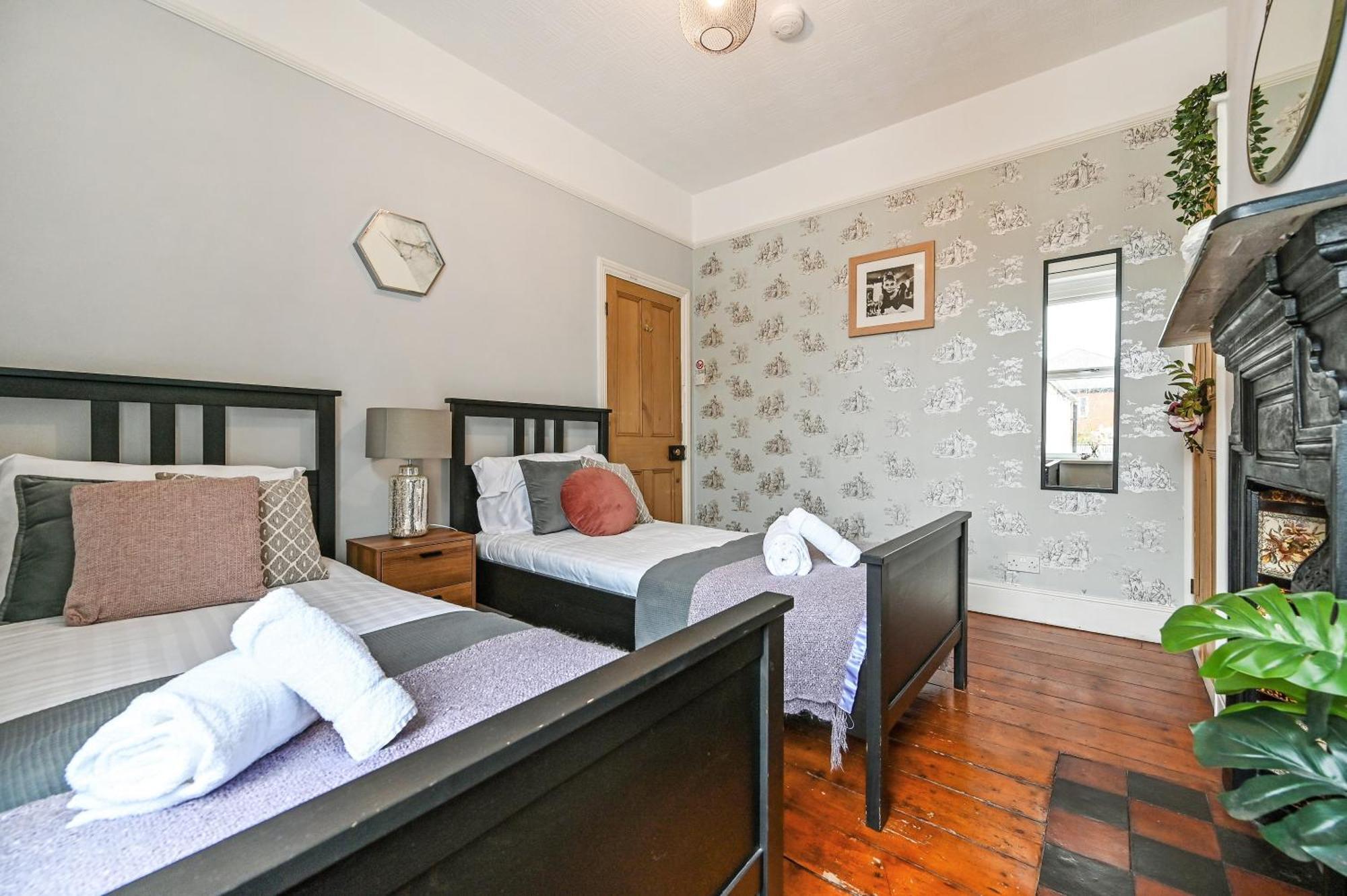 Beautiful Townhouse, Great Location - Pet Friendly Βίλα Κάρντιφ Εξωτερικό φωτογραφία